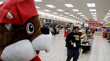 Buc-ee’s files trademark suit against Missouri’s Duckees Drive Thru