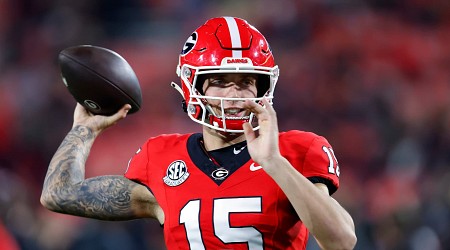 Carson Beck Amazes CFB Fans, Leads No. 12 Georgia to Huge SEC Win vs. No. 7 Tennessee