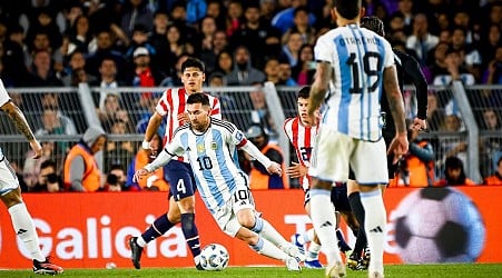 Messi tout colère et l’Argentine se perd au Paraguay