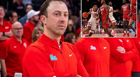 New Mexico basketball player punched walk-on over airplane seat