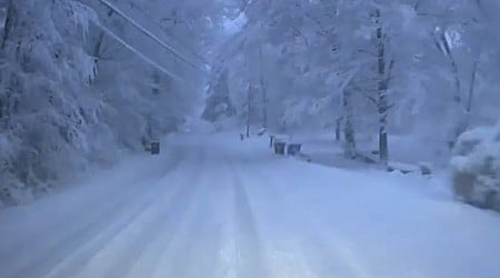 Power outages in Mass., Conn. after snow storm