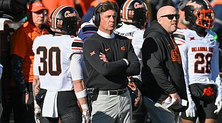 Mike Gundy, Oklahoma State at odds over restructuring deal with longtime coach's future in doubt, per report