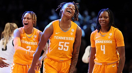 Women's college basketball rankings: Tennessee returns to top 25 after longest drought in program history