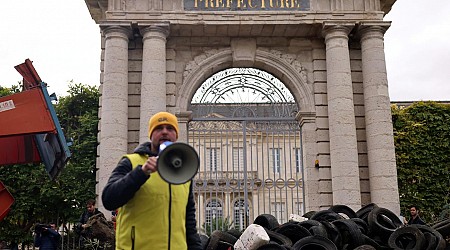 En direct, colère des agriculteurs : le point sur les blocages et les réponses à vos questions