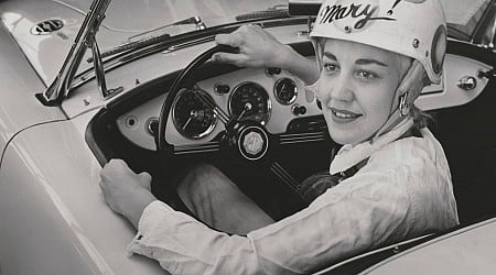 Mary McGee, motorcycle racing pioneer, is dead at 87