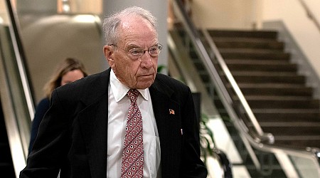 Grassley tells Wray it’s time to move on ‘for the good of the country’