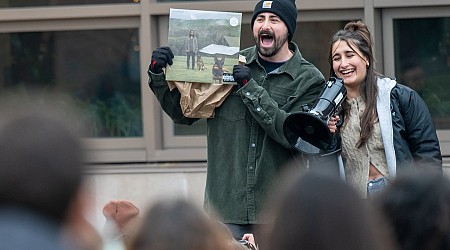 Noah Kahan lookalike contest crowns UVM staff member as winner