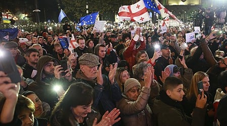 Thousands rally in Georgia to question the vote and demand a new election