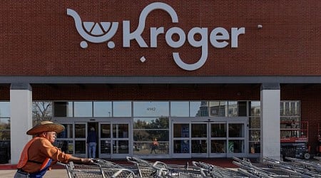 Federal judge blocks Kroger’s $25 billion mega-merger with Albertsons