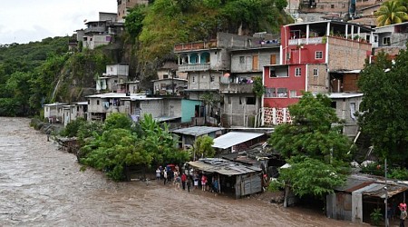 4 personas muertas y más de 140.000 afectadas en Honduras por el paso de la tormenta tropical Sara