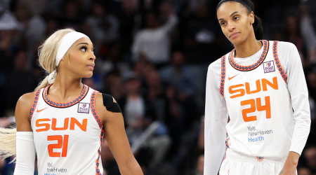 “So Grateful for You”: Connecticut Sun Players Flood Ex-Coach With Wishes as WNBA Franchise Suffers Another Blow