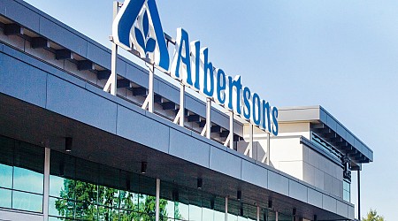 Albertsons abandons merger and sues Kroger