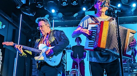 They Might Be Giants play the Orpheum in Boston