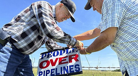 North Dakota regulators consider underground carbon dioxide storage permits for Midwest pipeline