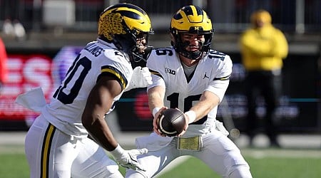 College football odds, picks, predictions for 2024-25 bowl season, playoffs: Model likes Michigan, LSU