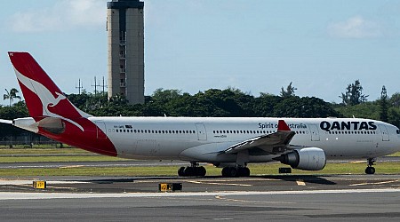 A flight from Los Angeles U-turned over the Pacific after an engine problem, resulting in a 6-hour flight to nowhere