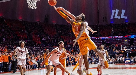 Illinois loses to No. 1 Tennessee 66-64