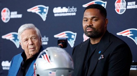 Kraft has reportedly assured Mayo he'll remain Patriots HC in 2025