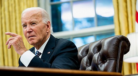 Democrats urge Biden to commute sentences of people affected by cocaine sentencing disparity