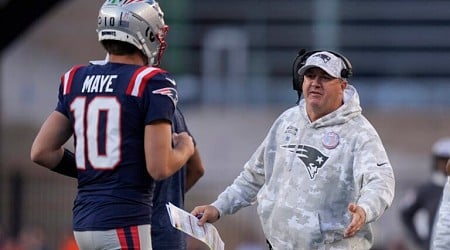 Drake Maye backs up Patriots’ OC Alex Van Pelt amid criticism