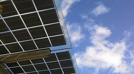 Reciclar los paneles solares es un reto gigantesco: EEUU tiene una planta para reutilizar 10 millones al año