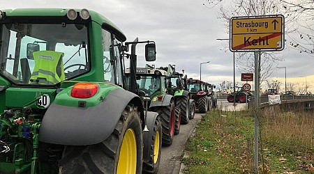 Protest an der Grenze: Bauern blockieren Europabrücke nach Frankreich