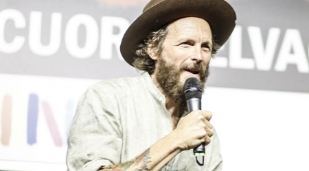 Jovanotti: “Emanuela Orlandi era la mia vicina di casa, la verità non la sapremo mai. L’incidente in bici? Mi hanno segato il femore a metà, sentivo le martellate durante l’intervento”