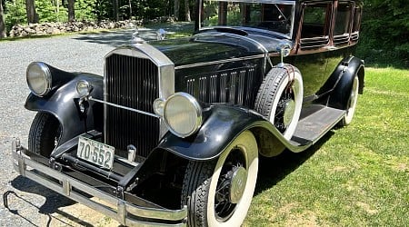 1929 Pierce-Arrow Model 133 Five-Passenger Sedan