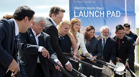 Elon Musk Wants to Turn Texas Starbase Into a Company Town