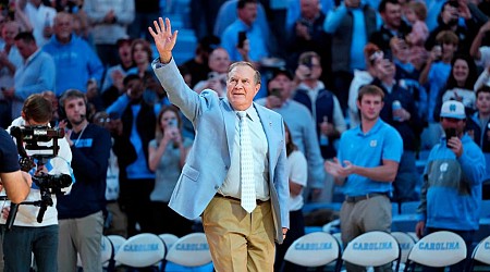 Bill Belichick receives roaring ovation during North Carolina basketball game