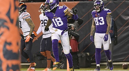 Vikings' Justin Jefferson pays tribute to Randy Moss after TD vs. Bears