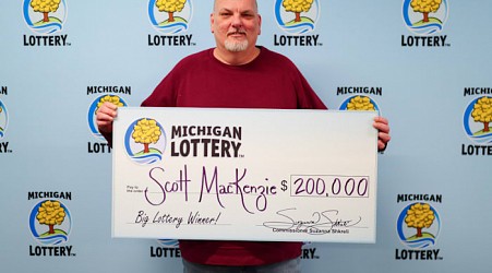 Michigan man wins $200,000 Powerball prize after purchasing ticket in Macomb County