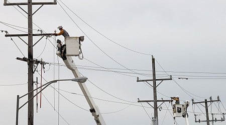 ICC approves ComEd grid improvement plan, with rate hike