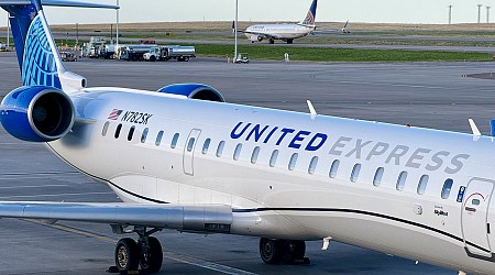 United Airlines cuts 3 routes, but adds 3 others and starts a turf war