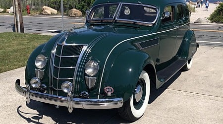 1935 Chrysler Airflow C-1 Sedan