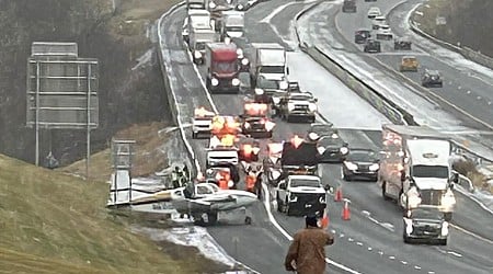 Plane lands on New York State Thruway