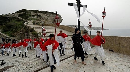 « L’Eglise a dénigré pendant des siècles cette religiosité corse, subtil mélange de sacré et de profane, à laquelle le pape s’intéresse aujourd’hui »