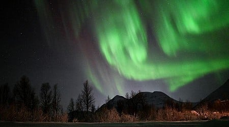 Northern Lights Forecast: These States Could See Aurora Borealis Tonight As Solar Flare Threatens Radio Blackouts