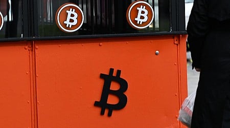 Bitcoin Falls 14% In $500 Billion Crypto Selloff