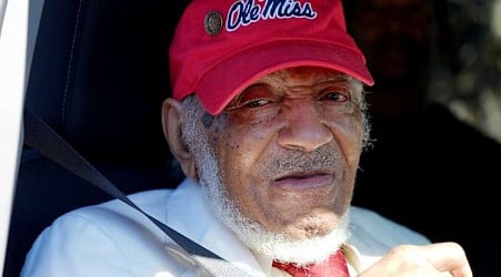 Civil rights icon James Meredith is honored in his Mississippi hometown