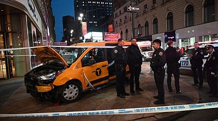 Seven injured after New York taxi jumps sidewalk outside Macy’s on Christmas Day