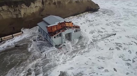 Video shows wreckage after Santa Cruz wharf partly collapses