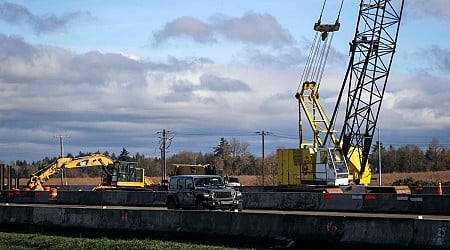 2025 Salem-area road projects: A roundabout on a major highway, numerous bridges