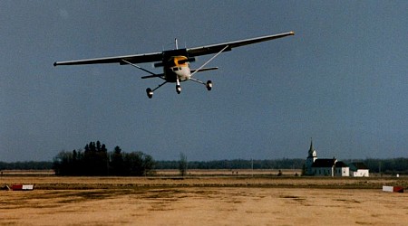 Airport with runway straddling the border of the US and Canada will close