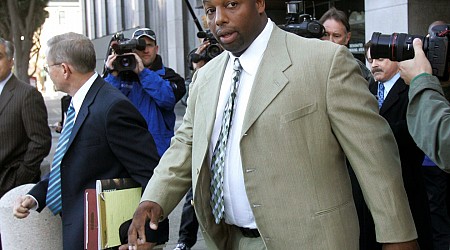 Appeals court overturns ex-49er Dana Stubblefield's rape conviction