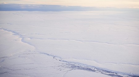 Arctic Survival: YouTuber on How to Rough It Without Tent in Alaska Winter