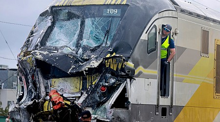 15 hurt in Florida when train hits fire truck on tracks