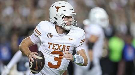 College football odds, picks, predictions for 2024-25 bowl season, playoffs: Model likes Texas, Michigan