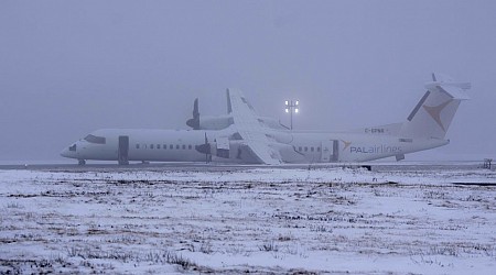 Passengers report flames as Air Canada flight suffers ‘suspected landing gear issue’ after landing