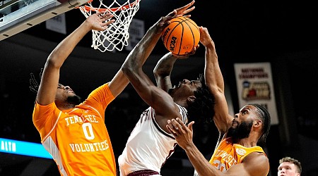 Tennessee still No. 1 in AP men's Top 25; UCLA climbs 7 spots